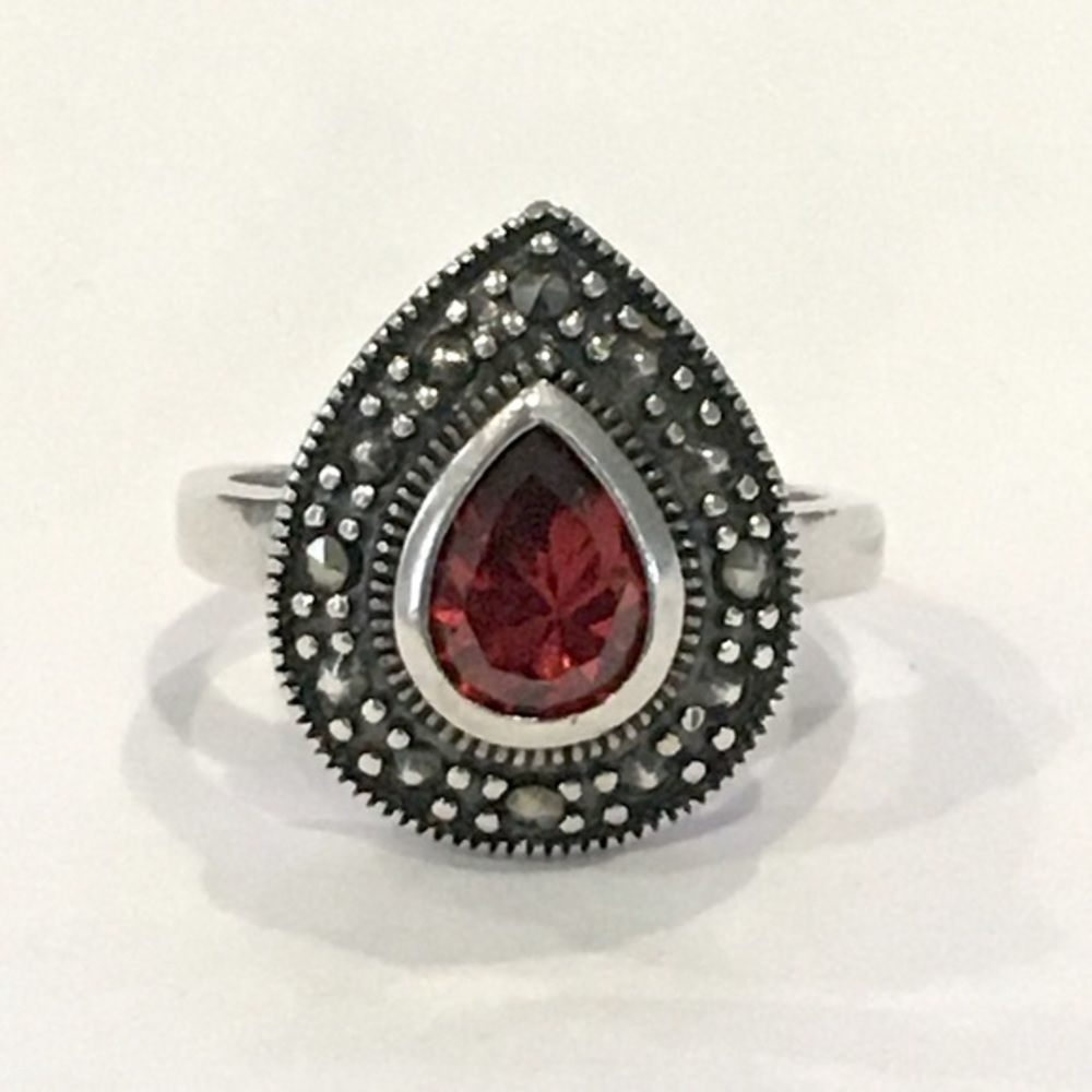Vintage Genuine Garnet Sterling Silver Marcasite Cocktail Ring Sz 7